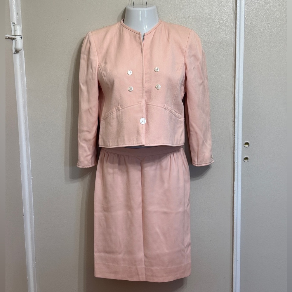 Elegant Pink Women's Suit‎ Set